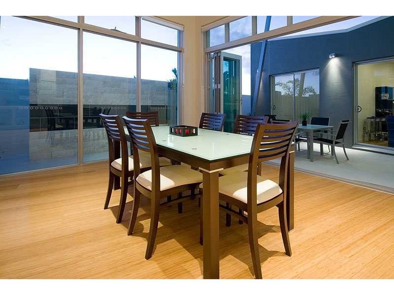 1 Royal Albert Crescent, Sovereign Islands QLD 4216